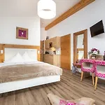 Appart hôtel Enjoy The Alps - 4*