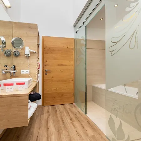 Enjoy The Alps 아파트호텔 플라차우