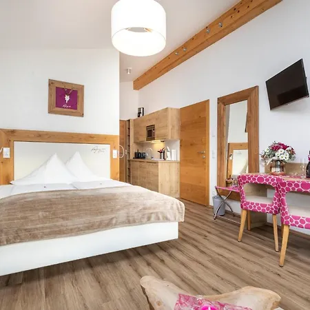 Ξενοδοχείο με διαμερίσματα Enjoy The Alps 4*