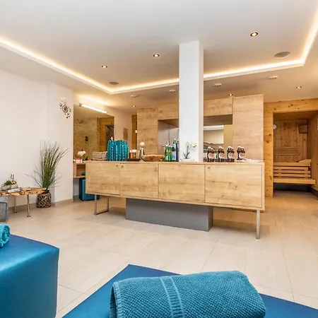 Hotel apartamentowy Enjoy The Alps 4*