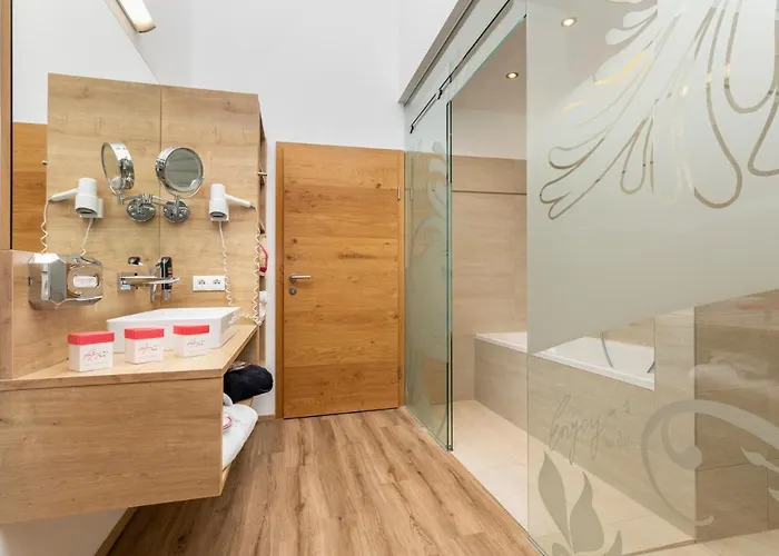 Enjoy The Alps アパートホテル フラッハウ